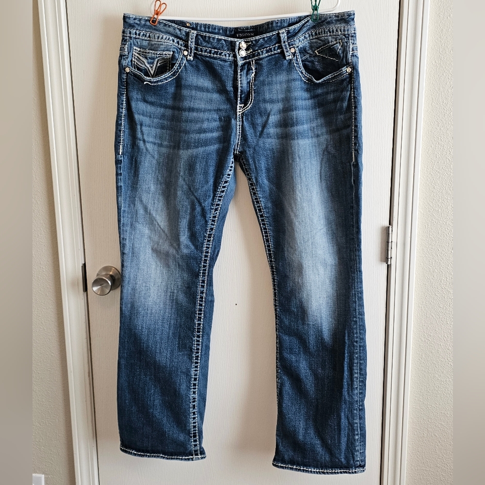 Women's plus size Vigoss jeans, size 24x33. Chelsea slim fit style.